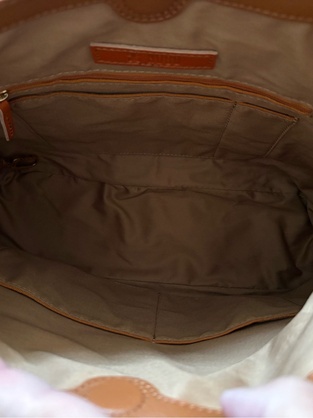 NWT HOBO Pier Shoulder Bag Warm Honey Leather & Whipstitch Guitar Strap $394 - Picture 4 of 10